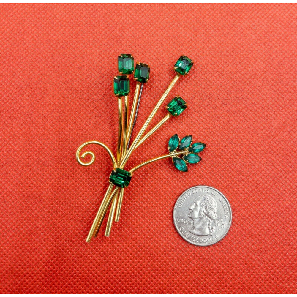 Vintage Coro Gold Colored Flower Green Stone Brooch Pin Unsigned